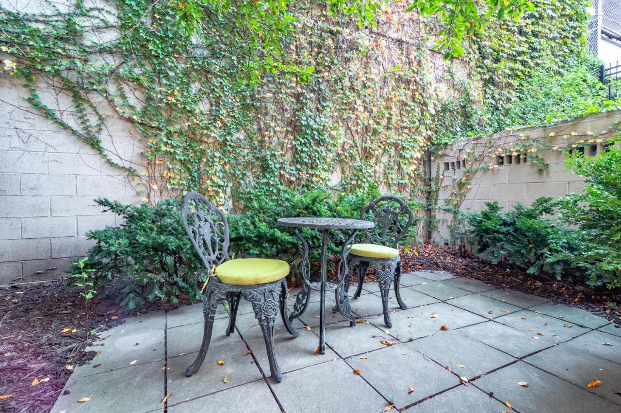 Luxurious Gold Coast Villa With Parking For Up To 12 Guests Chicago Exterior photo