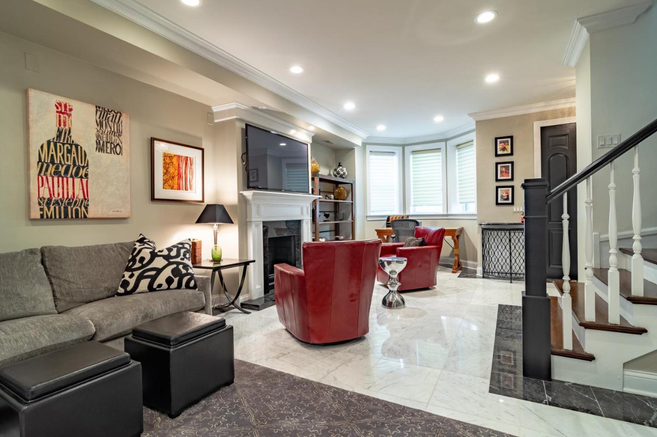 Luxurious Gold Coast Villa With Parking For Up To 12 Guests Chicago Exterior photo