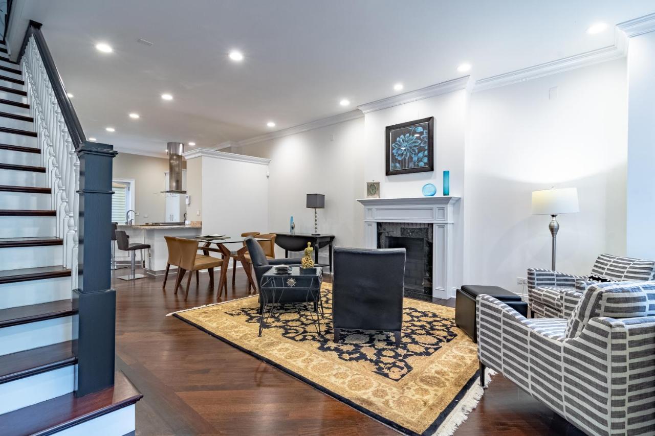 Luxurious Gold Coast Villa With Parking For Up To 12 Guests Chicago Exterior photo