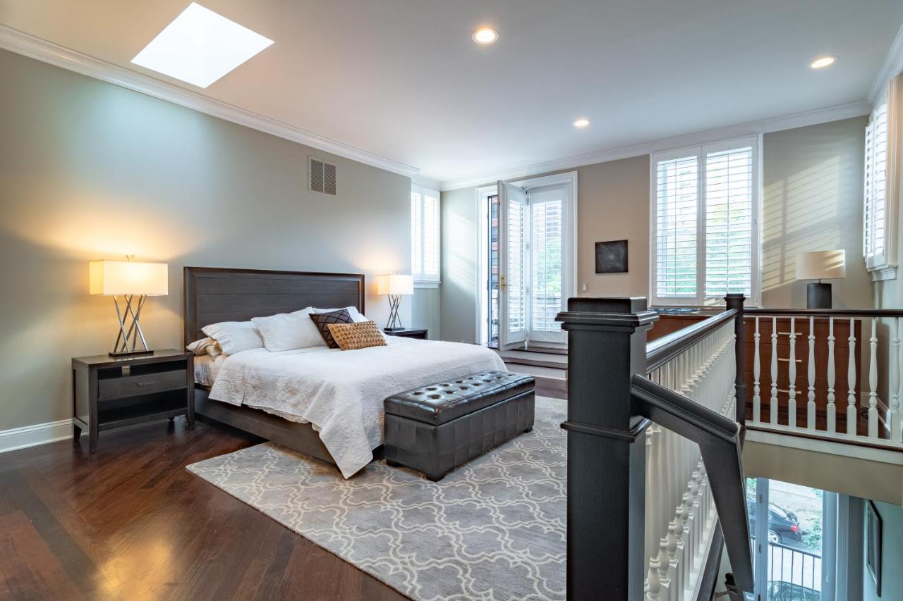 Luxurious Gold Coast Villa With Parking For Up To 12 Guests Chicago Exterior photo
