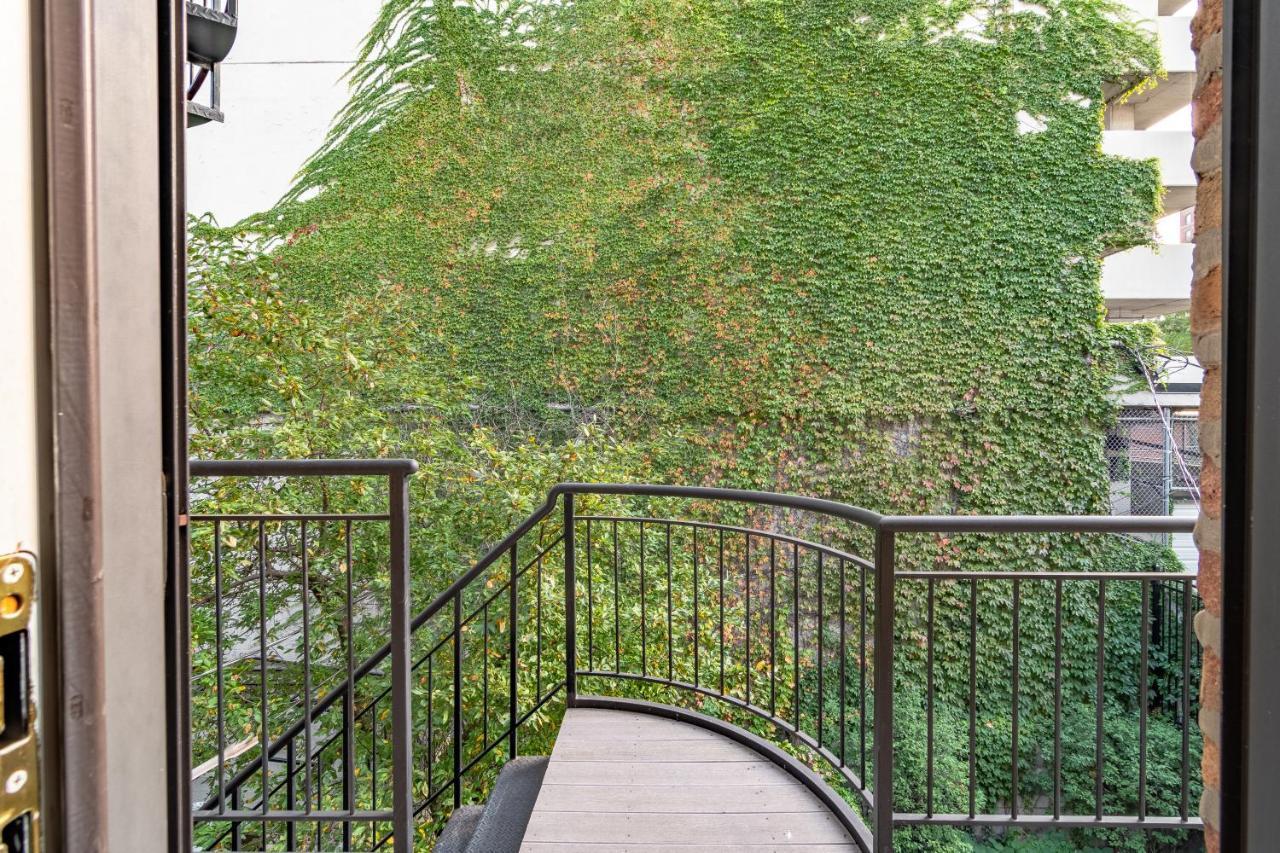 Luxurious Gold Coast Villa With Parking For Up To 12 Guests Chicago Exterior photo